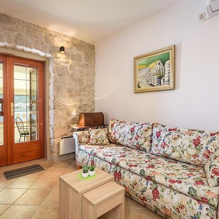 Apartment Jadranka With Sea View In Rogotin Экстерьер фото