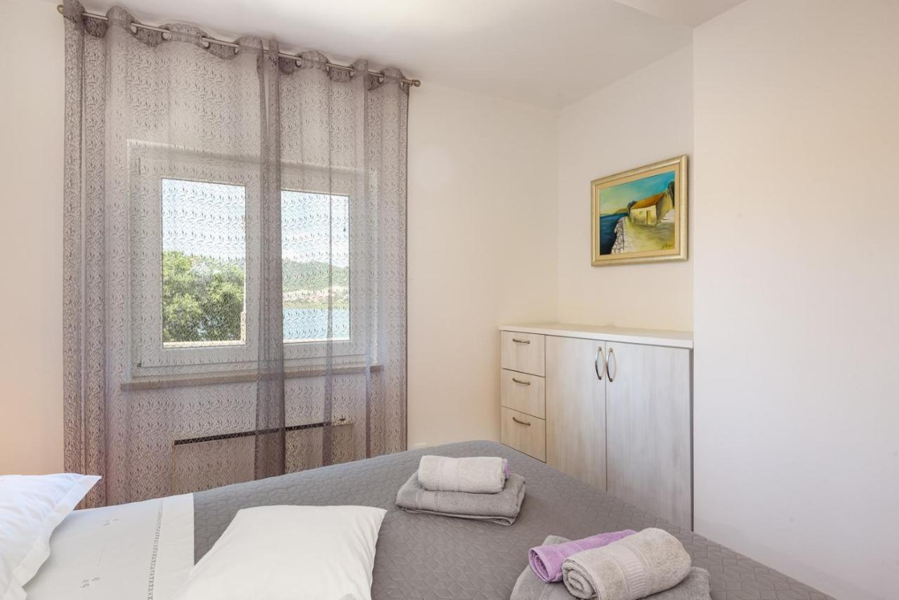 Apartment Jadranka With Sea View In Rogotin Экстерьер фото